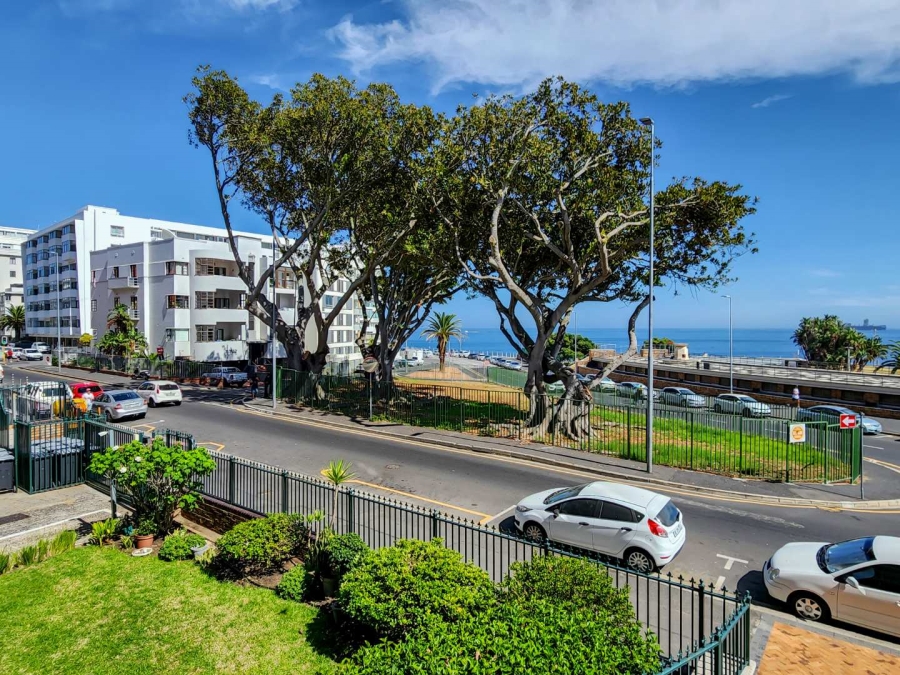 To Let 2 Bedroom Property for Rent in Sea Point Western Cape